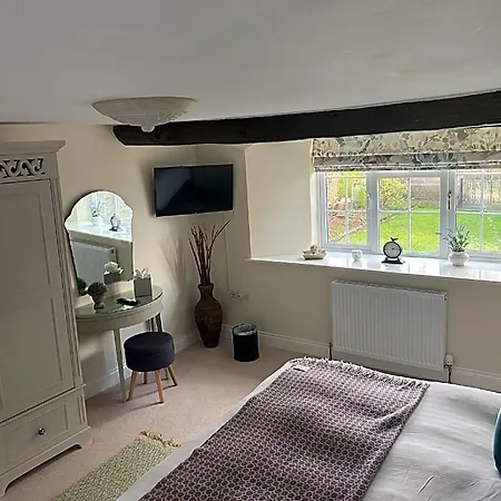 Cosy Nook Hotel 4*